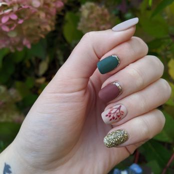 Urban Nail Box - Nail Salons Near Me - Seattle, Washington