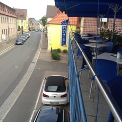 Café Demling - Blick auf die Strasse