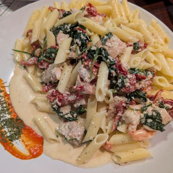 Ippolito's Trattoria - Tuscan Chicken and Shrimp with Gluten Free Pasta - Italian Near Me - Sacramento, California Ippolito's Trattoria - Tuscan Chicken and Shrimp with Gluten Free Pasta - Italian Near Me - Sacramento, California