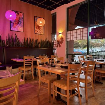 Trifecta - Dining area - Sushi Bars Near Me - San Jose, California