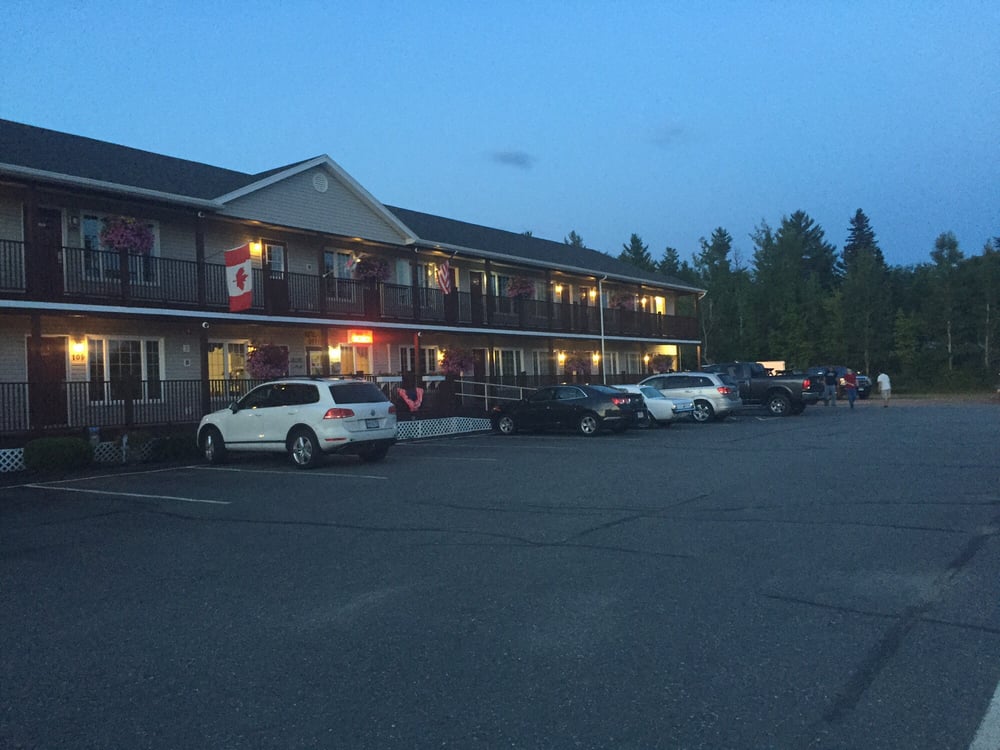 MOTEL Updated June 2024 461 Main St, Jackman, Maine