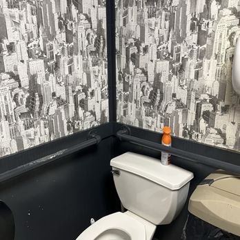 Giacomo's - Bathroom - Pizza Near Me - Poughkeepsie, New York