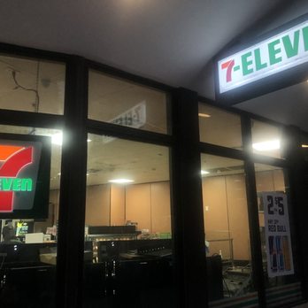 7-Eleven - the front of a 7 - eleven restaurant - Convenience Stores Near Me - Miami, Florida