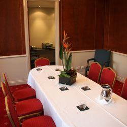 Shangri-La Gardens - Small Boardroom