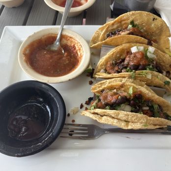 Los Tres Amigos - Tacos de Chorizo - Mexican Near Me - Farmington, Michigan Los Tres Amigos - Tacos de Chorizo - Mexican Near Me - Farmington, Michigan