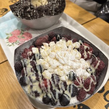 Cocohodo - Very Berry Yogurt Shaved Ice - Desserts Near Me - Flushing, New York Cocohodo - Very Berry Yogurt Shaved Ice - Desserts Near Me - Flushing, New York