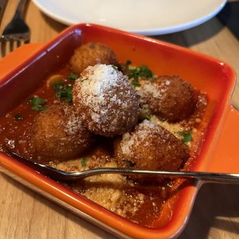 Fire + Wine - Tapas/Small Plates Near Me - Glen Ellyn, Illinois