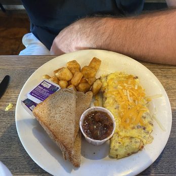 Freddy's Cafe - 2 meat Create Your Own Omelette - Cafes Near Me - Houston, Texas