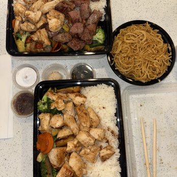 Hanami Teppanyaki Grill - Combination New York steak and chicken fillet, chicken entree, and garlic noodles. - Teppanyaki Near Me - Norwalk, California