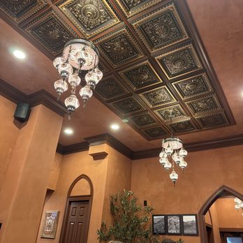 Sultān Mediterranean Restaurant - Mediterranean Near Me - St. Louis, Missouri