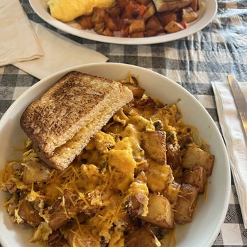 Hometown Charm Cafe - Farmer's omelette and farmer's hobo hash. Super delicious and filling. - Breakfast & Brunch Near Me - Sumner, Washington Hometown Charm Cafe - Farmer's omelette and farmer's hobo hash. Super delicious and filling. - Breakfast & Brunch Near Me - Sumner, Washington