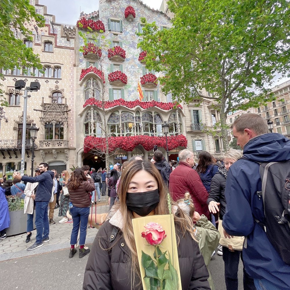 Casa Batlló - Hi during St George day - Landmarks & Historical Buildings Near Me - Barcelona, B Casa Batlló - Hi during St George day - Landmarks & Historical Buildings Near Me - Barcelona, B