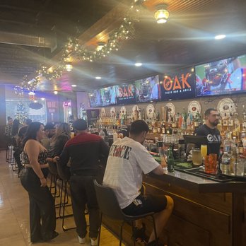 Oak Texas Bar & Grill - Bars Near Me - McAllen, Texas