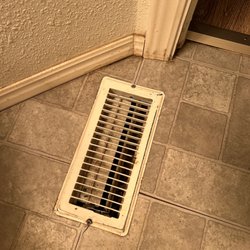 Cold Springs Resort - Bathroom dirty vent