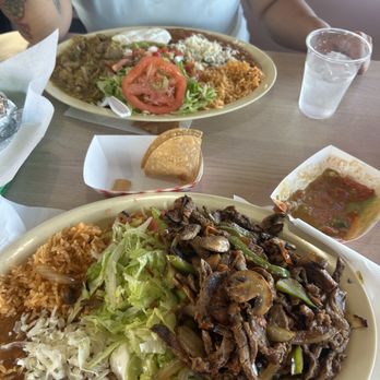 Taqueria Los Pericos - Call Asada fajitas and Chile Verde - Mexican Near Me - Dublin, California
