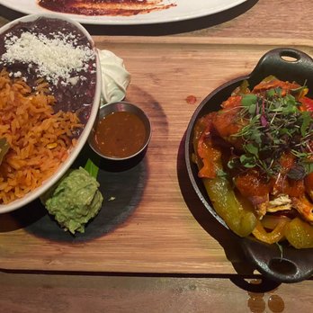 Sol Agave - Fajitas (chicken and shrimp) - New Mexican Cuisine Near Me - Santa Monica, California Sol Agave - Fajitas (chicken and shrimp) - New Mexican Cuisine Near Me - Santa Monica, California