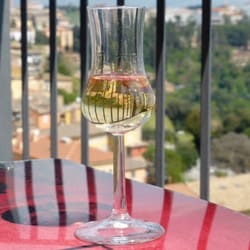 Living Cafe - Digestivo mit Ausblick.