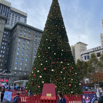 Macy's Christmas Tree - Local Flavor Near Me - San Francisco, California Macy's Christmas Tree - Local Flavor Near Me - San Francisco, California