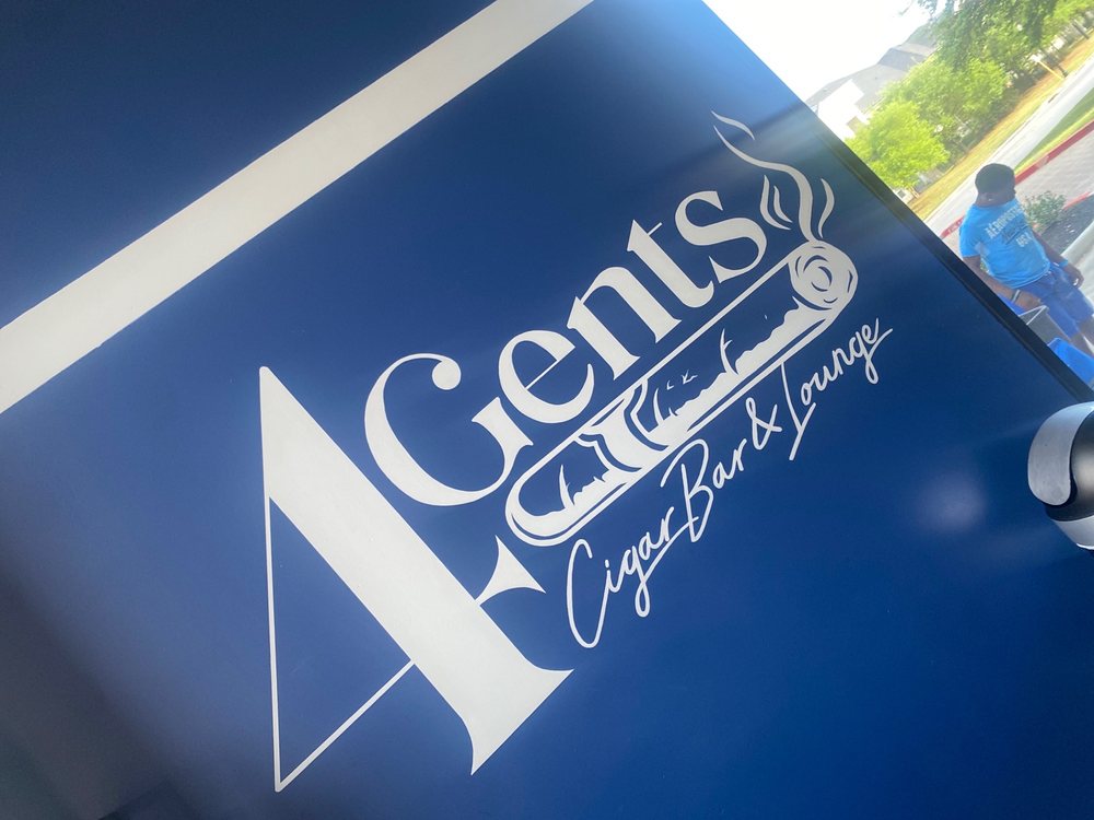 4 Gents Cigar Bar & Lounge, Humble Roadtrippers