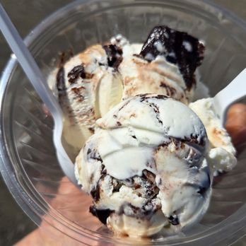 Happy Belly Ice Cream - Moose Tracks! - Ice Cream & Frozen Yogurt Near Me - Hatteras, North Carolina Happy Belly Ice Cream - Moose Tracks! - Ice Cream & Frozen Yogurt Near Me - Hatteras, North Carolina