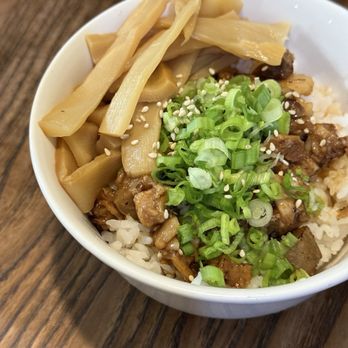 Ramen Arashi - Beef bowl with added green onions and bamboo - Noodles Near Me - Banff, Alberta