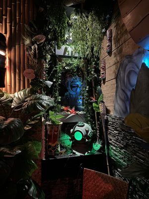 Boo Loo Lounge by null