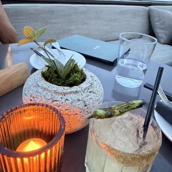 Harriet's Rooftop - Cocktail Bars Near Me - Nashville, Tennessee