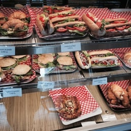 Fresh sandwich counter Fresh sandwich counter