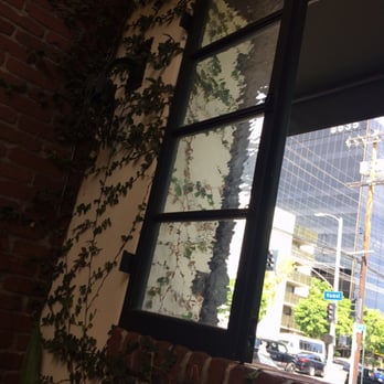 AOC - Cocktail Bars Near Me - Los Angeles, California