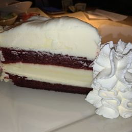 Red Ultimate Red Velvet Cake Cheesecake Hinten