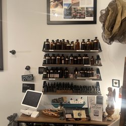 Body Suite Spa - Body Suite Spa offers custom made fragrances using natural oils.
