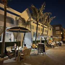 The Mermaid Queen - Ocean side seating