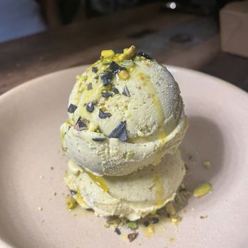 màna - Pistachio gelato - Greek Near Me - La Grange, Illinois