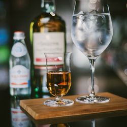La Villa - Servicio del whisky de Malta