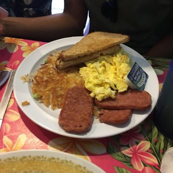 808 Grindz Cafe - Cafes Near Me - Lahaina, Hawaii