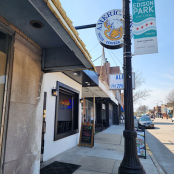 Americanos - Cocktail Bars Near Me - Chicago, Illinois