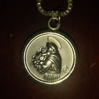 Stadium Swap Meet - Necklace from Hawaii $2.00 - Flea Markets Near Me - San Diego, California