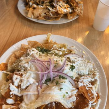Cafe de la Abuela - Chilaquiles - Cafes Near Me - San Fernando, California