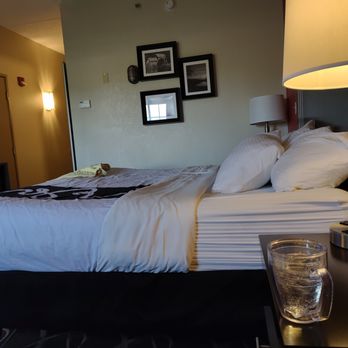 La Quinta Inn & Suites - Hotels Near Me - Summersville, West Virginia