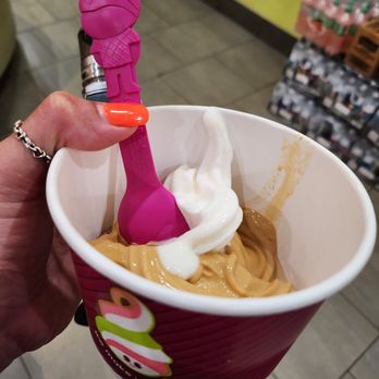 MENCHIE’S FROZEN YOGURT - Updated March 2026 - 64 Photos & 43 Reviews ...