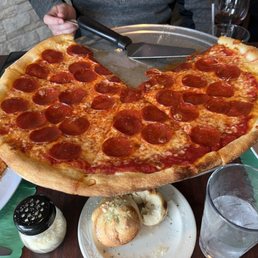 16" pepperoni pizza 16" pepperoni pizza