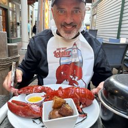 Testa's Bar & Grill - Look at that lobster!