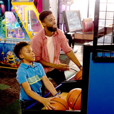 Chuck E. Cheese by null