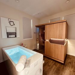HydroLight Lounge - Contrast Therapy at HydroLight Lounge in Jacksonville, FL - boost circulation & reduce inflammation by alternating hot + cold therapies.