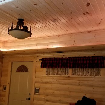 Highland Hideaway Bed & Breakfast - The Bear Den - Bed & Breakfast Near Me - Harbor Springs, Michigan