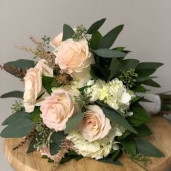 Blumengärten - Beautiful bridal bouquet