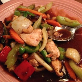 Lanna Thai - Cashew chicken - Thai Near Me - Everett, Washington
