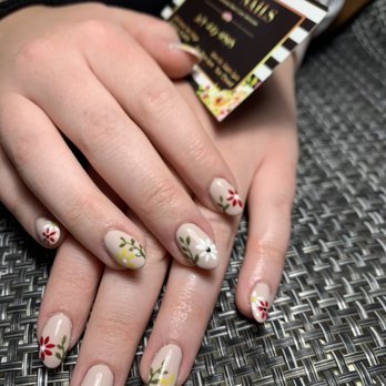 Long Nail - Flowers - Nail Salons Near Me - Rochester, Indiana Long Nail - Flowers - Nail Salons Near Me - Rochester, Indiana