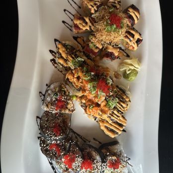 Sushi Mo - Volcano Roll, Spider Roll, Baked Scallop Roll - Sushi Bars Near Me - Vancouver, Washington Sushi Mo - Volcano Roll, Spider Roll, Baked Scallop Roll - Sushi Bars Near Me - Vancouver, Washington