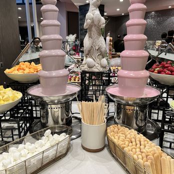 Cafe Sierra - New American Near Me - Universal City, California